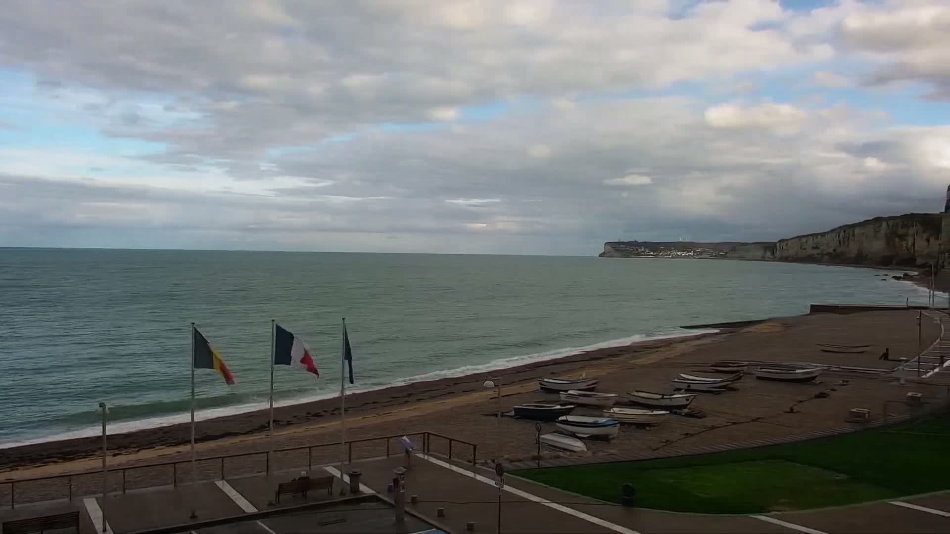 Yport Village & Plage Yport Beach Live Cam - Yport, Le Havre, Seine-Maritime, Normandie, France