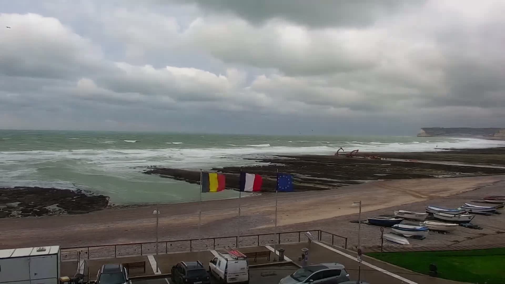 Yport Village & Plage Yport Beach Live Cam - Yport, Le Havre, Seine-Maritime, Normandie, France