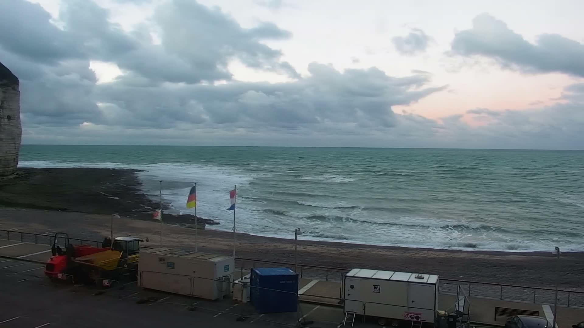 Yport Village & Plage Yport Beach Live Cam - Yport, Le Havre, Seine-Maritime, Normandie, France