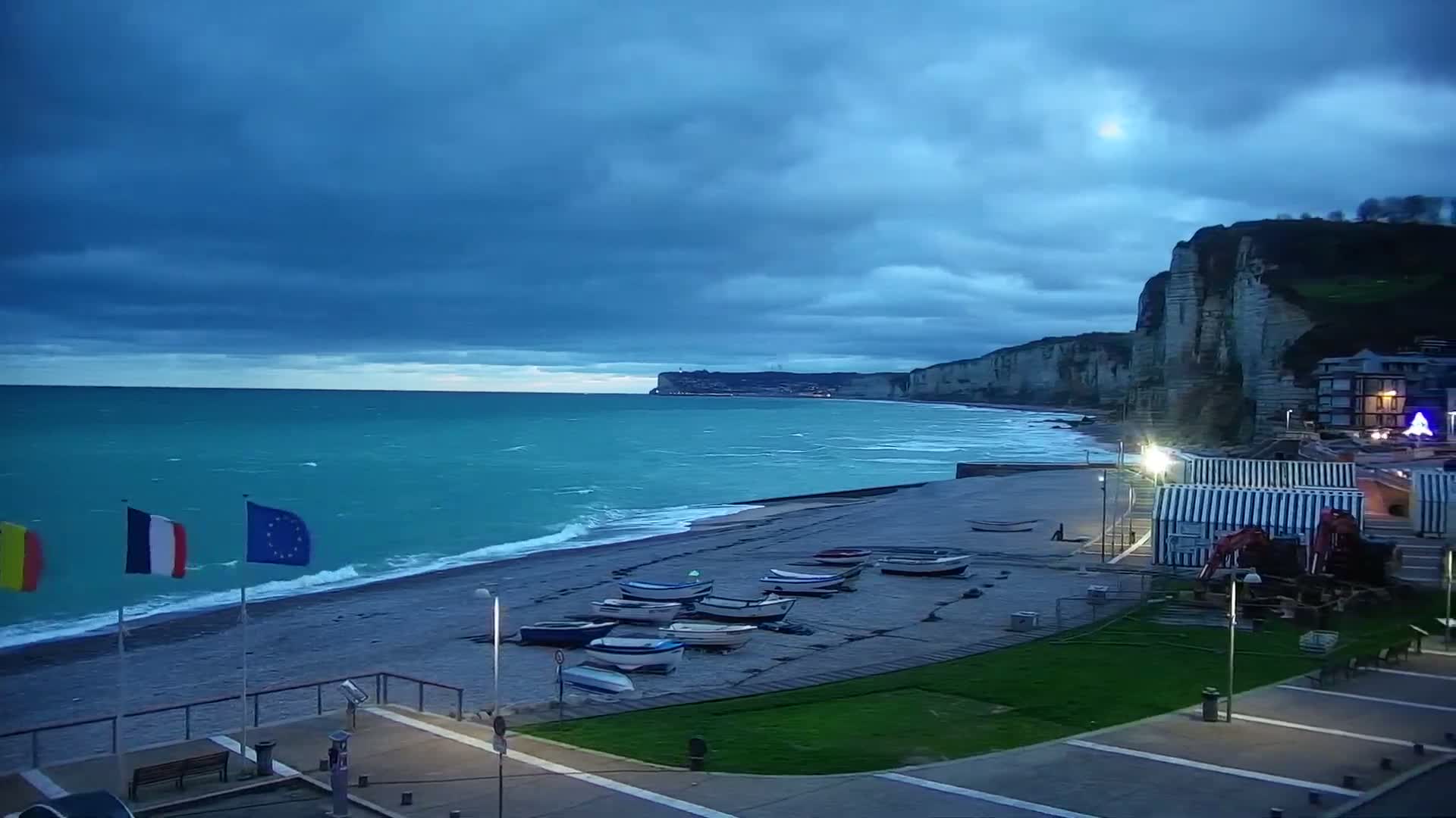 Yport Village & Plage Yport Beach Live Cam - Yport, Le Havre, Seine-Maritime, Normandie, France