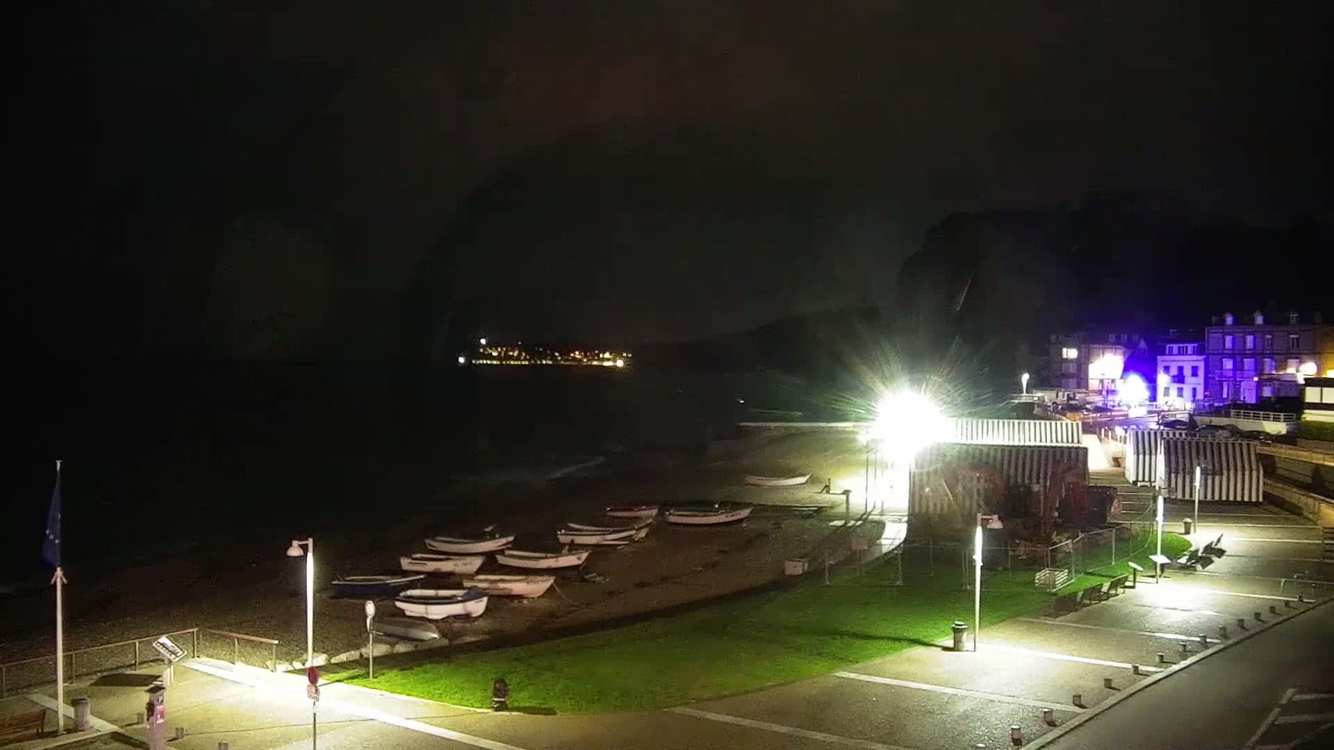 Yport Village & Plage Yport Beach Live Cam - Yport, Le Havre, Seine-Maritime, Normandie, France