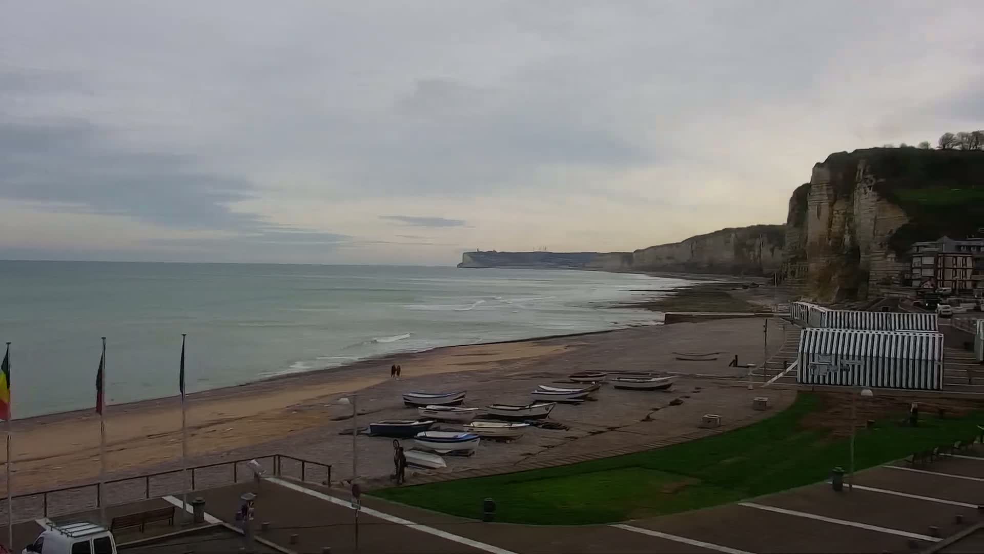 Yport Village & Plage Yport Beach Live Cam - Yport, Le Havre, Seine-Maritime, Normandie, France