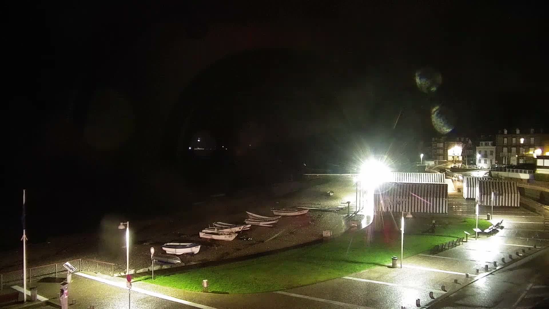 Yport Village & Plage Yport Beach Live Cam - Yport, Le Havre, Seine-Maritime, Normandie, France