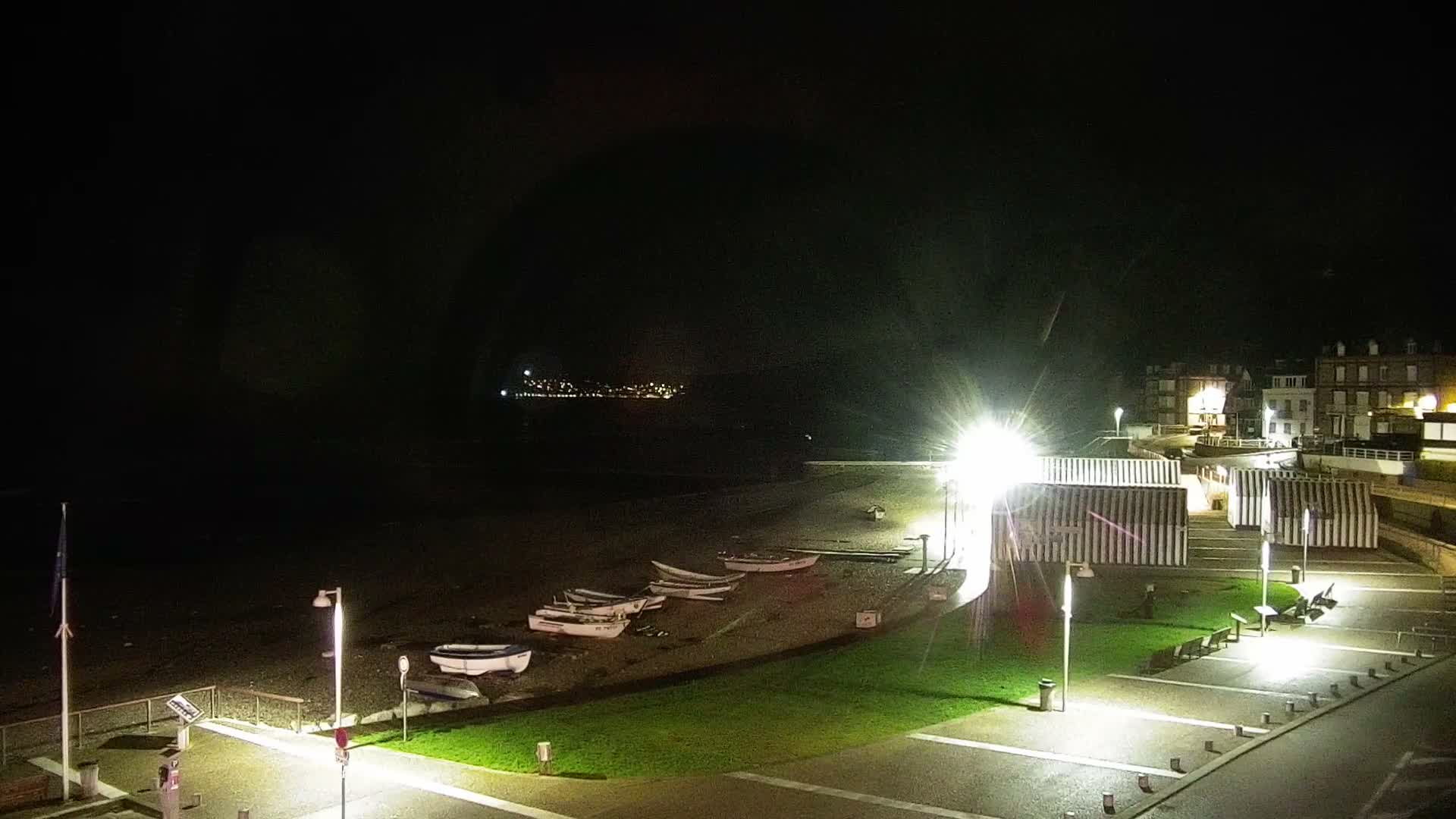 Yport Village & Plage Yport Beach Live Cam - Yport, Le Havre, Seine-Maritime, Normandie, France