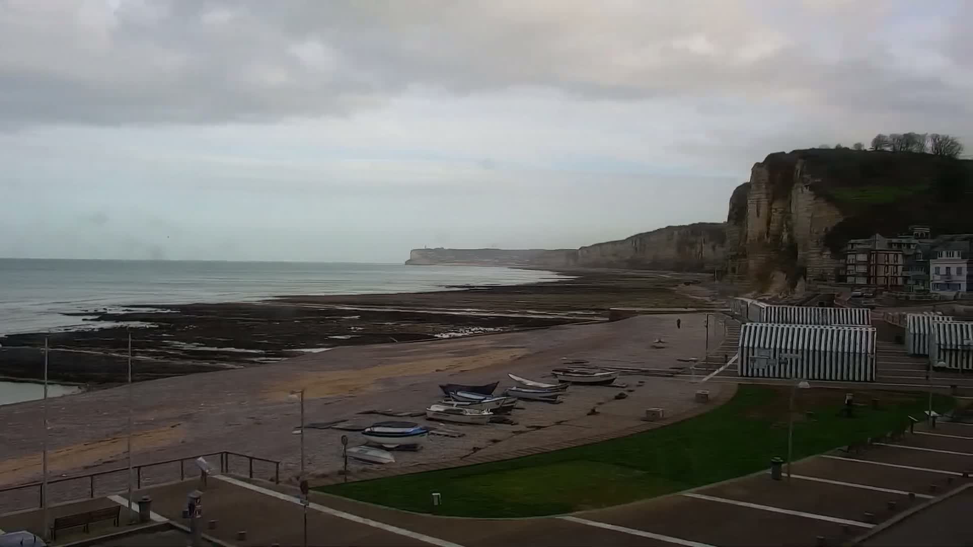 Yport Village & Plage Yport Beach Live Cam - Yport, Le Havre, Seine-Maritime, Normandie, France