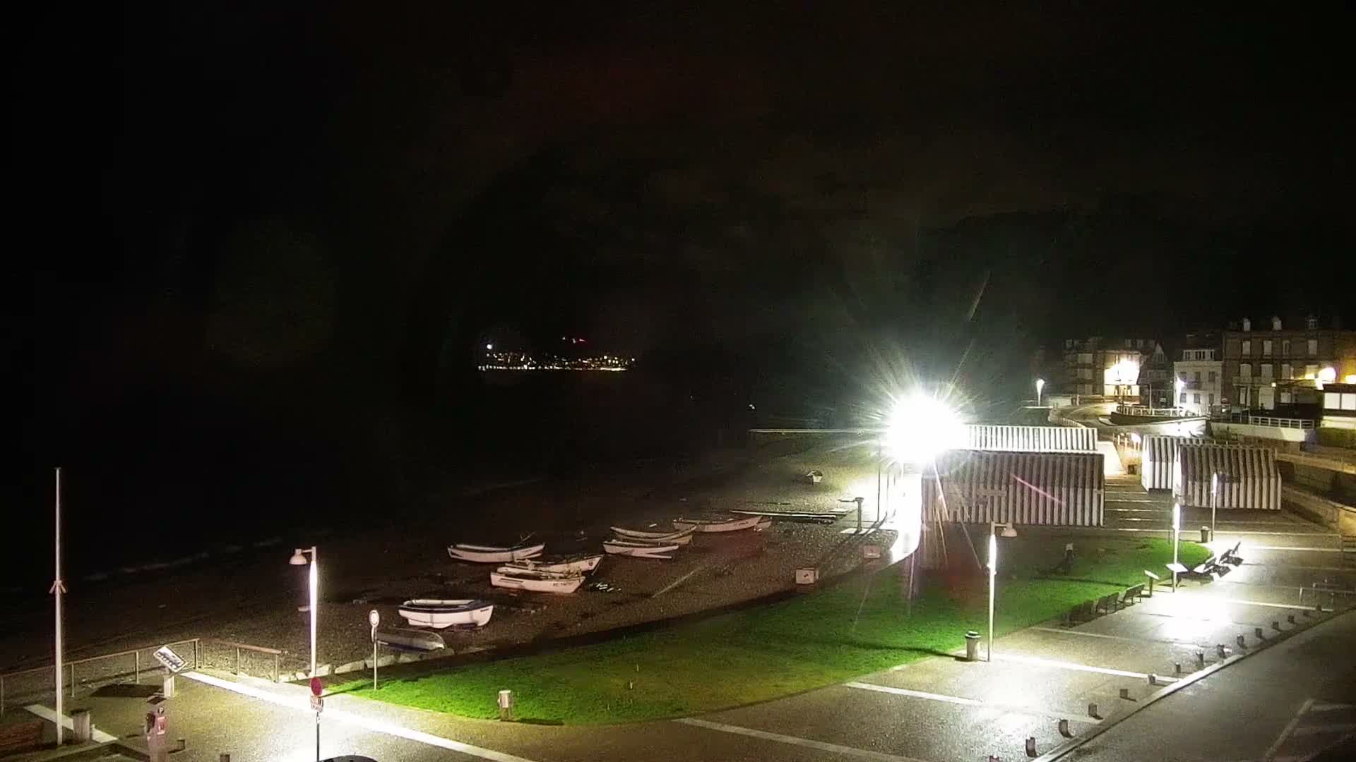 Yport Village & Plage Yport Beach Live Cam - Yport, Le Havre, Seine-Maritime, Normandie, France