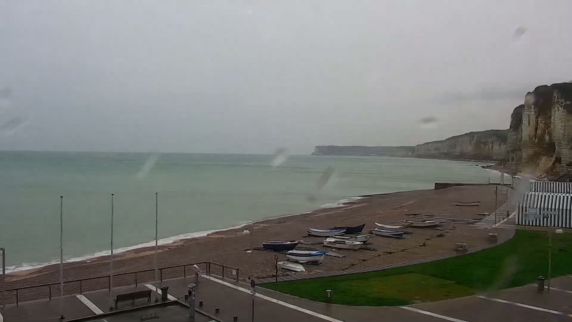 Yport Village & Plage Yport Beach Live Cam - Yport, Le Havre, Seine-Maritime, Normandie, France