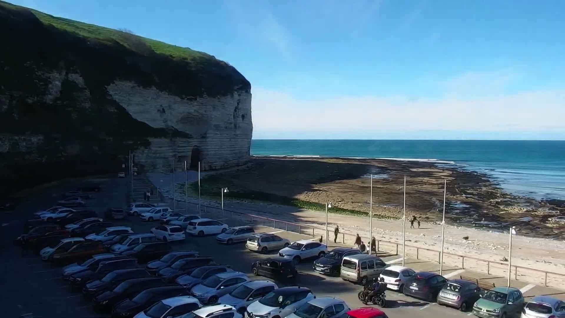 Yport Village & Plage Yport Beach Live Cam - Yport, Le Havre, Seine-Maritime, Normandie, France