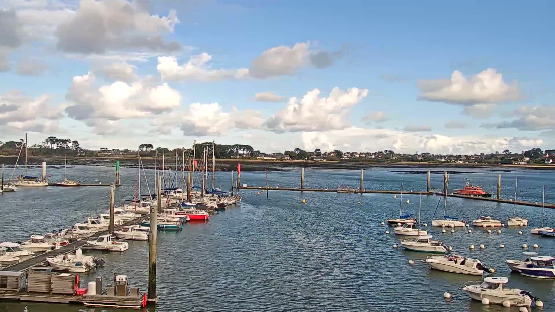Landeda, Port de l'Aber Wrac'h Marine Live Cam - L'Aber Wrac'h, Landéda, Brest, Finistere, Bretagne, France