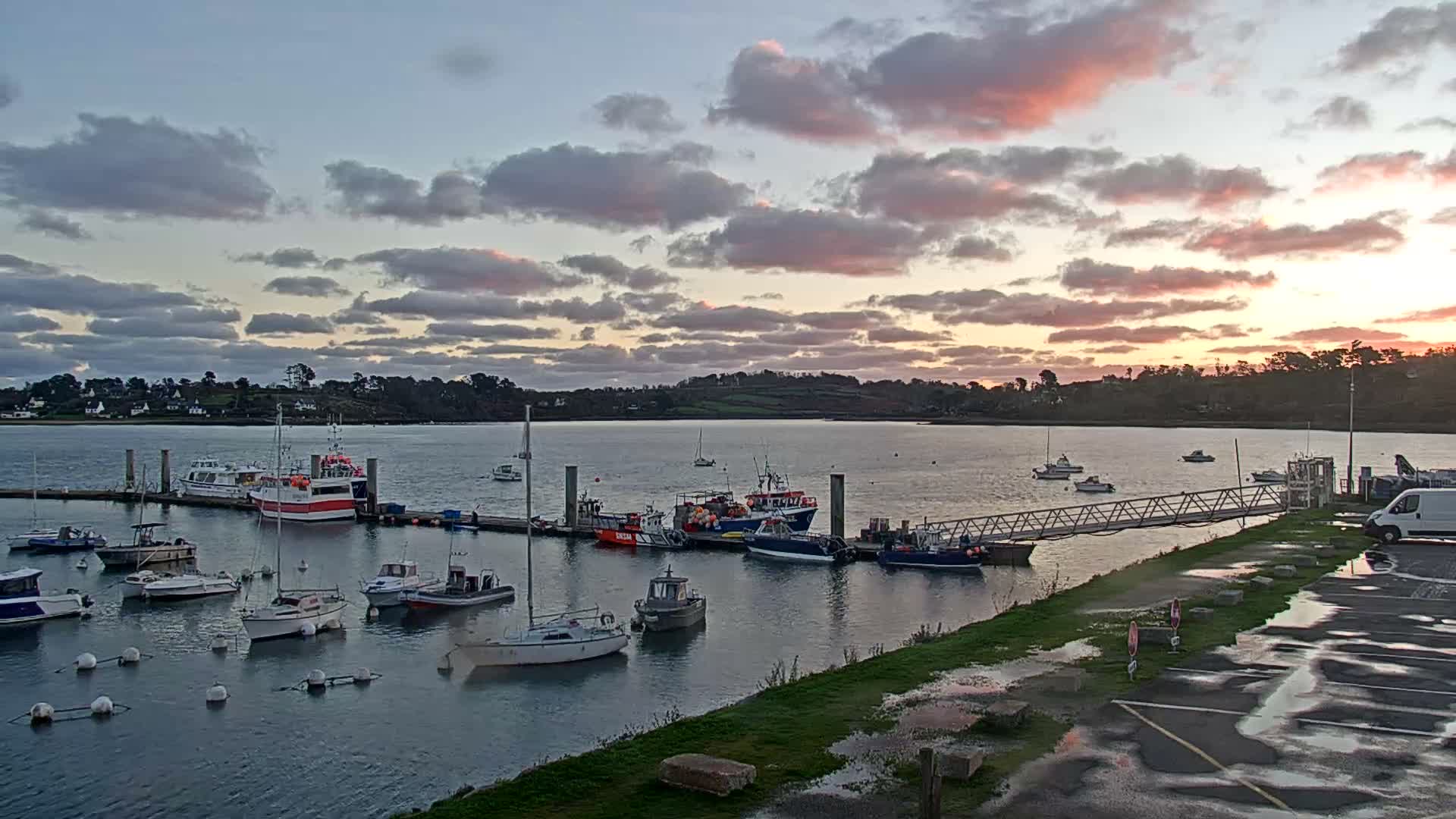 Landeda, Port de l'Aber Wrac'h Marine Live Cam - L'Aber Wrac'h, Landéda, Brest, Finistere, Bretagne, France