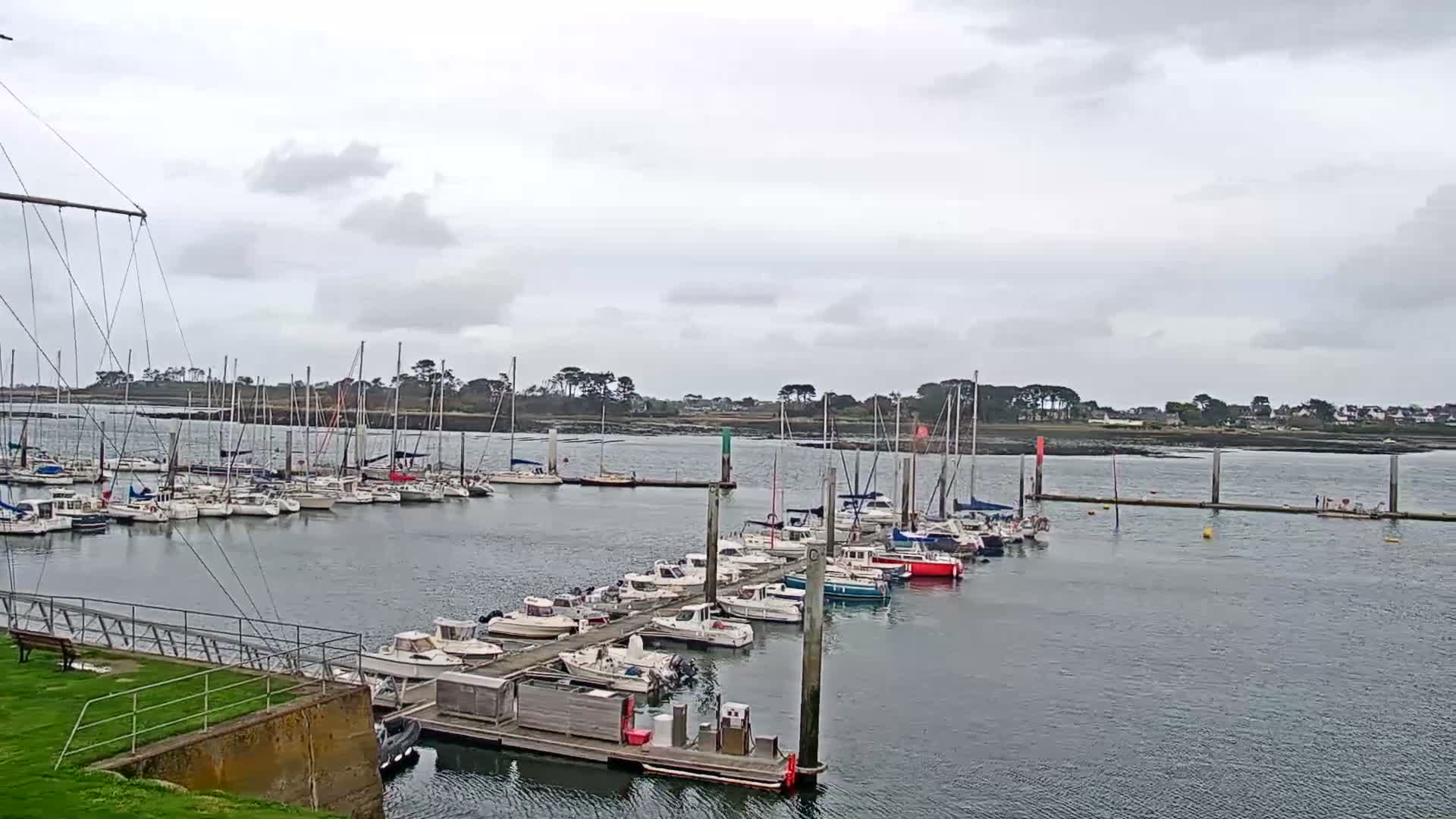 Landeda, Port de l'Aber Wrac'h Marine Live Cam - L'Aber Wrac'h, Landéda, Brest, Finistere, Bretagne, France