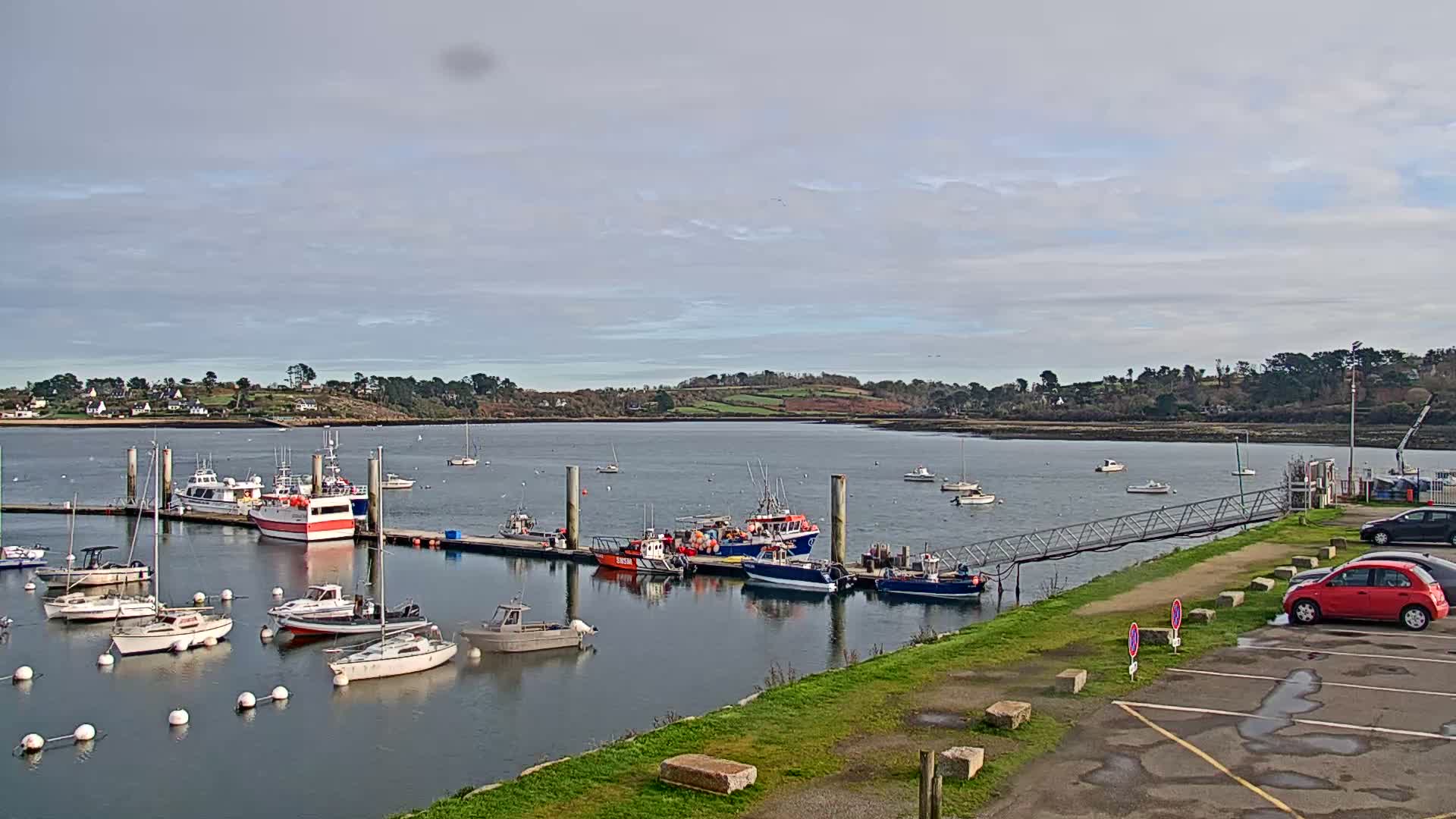 Landeda, Port de l'Aber Wrac'h Marine Live Cam - L'Aber Wrac'h, Landéda, Brest, Finistere, Bretagne, France