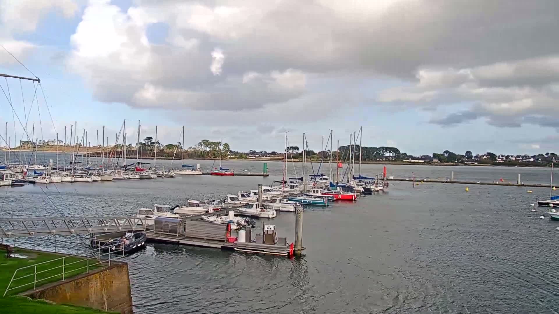 Landeda, Port de l'Aber Wrac'h Marine Live Cam - L'Aber Wrac'h, Landéda, Brest, Finistere, Bretagne, France