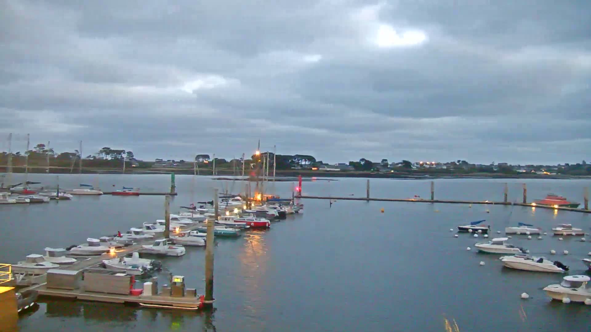 Landeda, Port de l'Aber Wrac'h Marine Live Cam - L'Aber Wrac'h, Landéda, Brest, Finistere, Bretagne, France