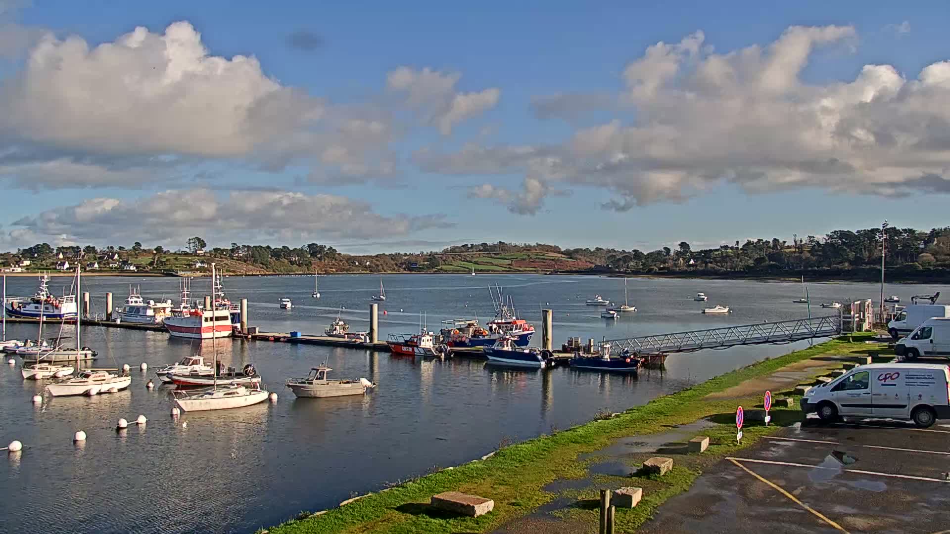 Landeda, Port de l'Aber Wrac'h Marine Live Cam - L'Aber Wrac'h, Landéda, Brest, Finistere, Bretagne, France