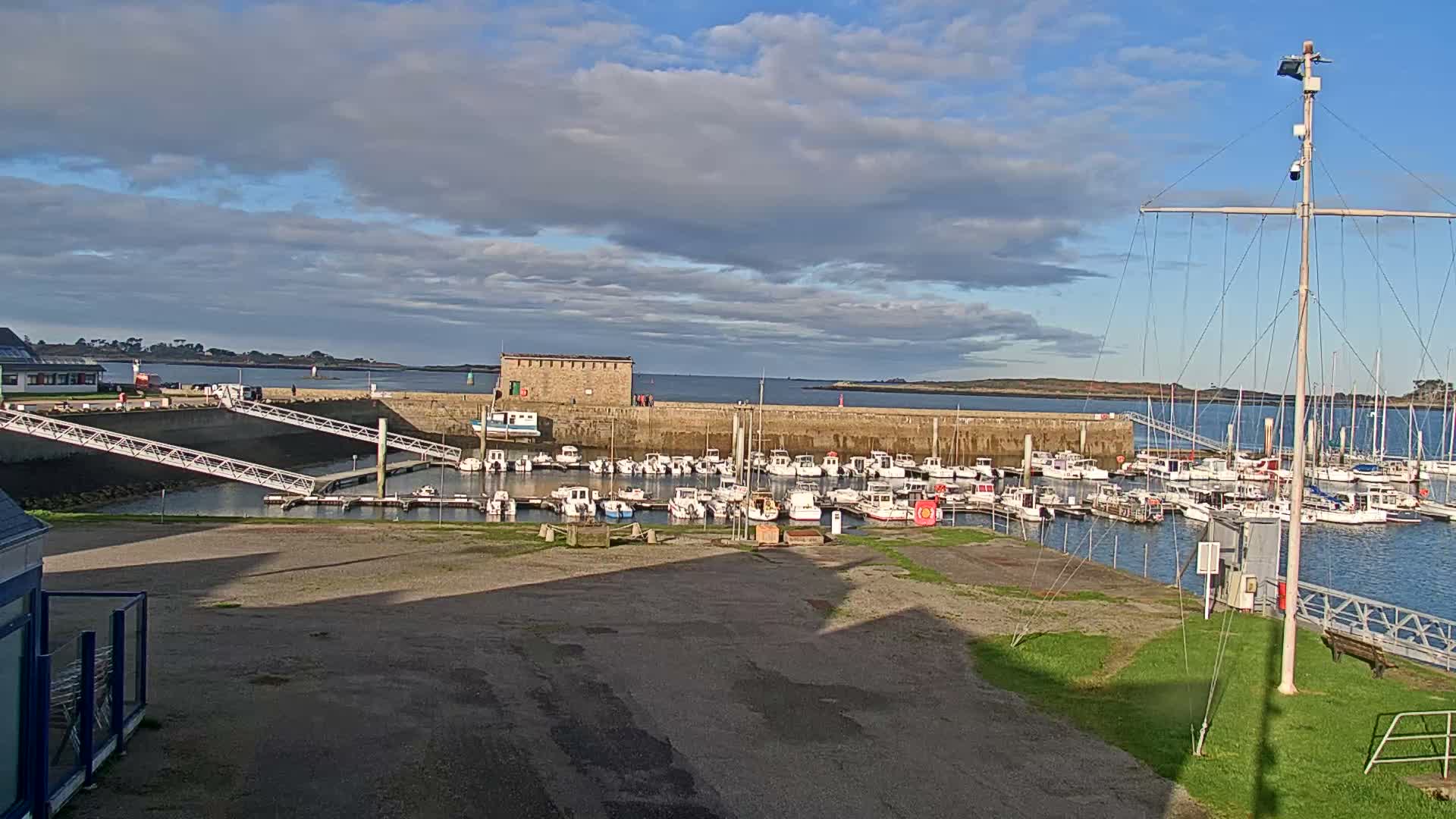 Landeda, Port de l'Aber Wrac'h Marine Live Cam - L'Aber Wrac'h, Landéda, Brest, Finistere, Bretagne, France