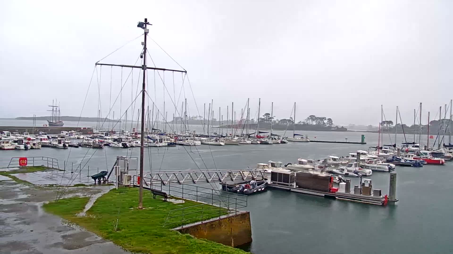 Landeda, Port de l'Aber Wrac'h Marine Live Cam - L'Aber Wrac'h, Landéda, Brest, Finistere, Bretagne, France
