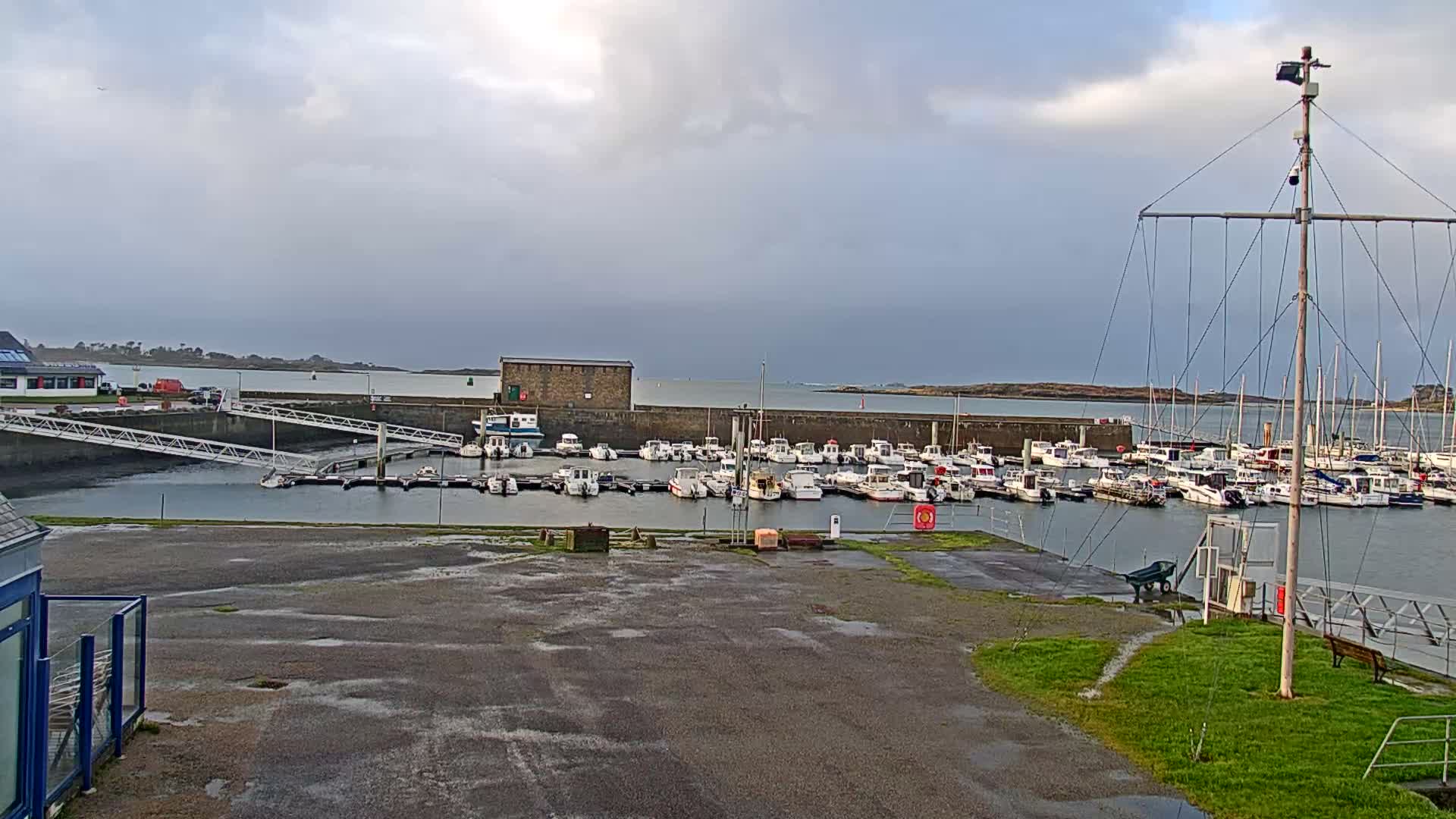 Landeda, Port de l'Aber Wrac'h Marine Live Cam - L'Aber Wrac'h, Landéda, Brest, Finistere, Bretagne, France