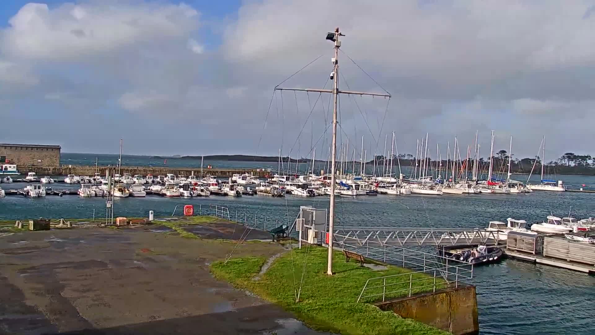 Landeda, Port de l'Aber Wrac'h Marine Live Cam - L'Aber Wrac'h, Landéda, Brest, Finistere, Bretagne, France