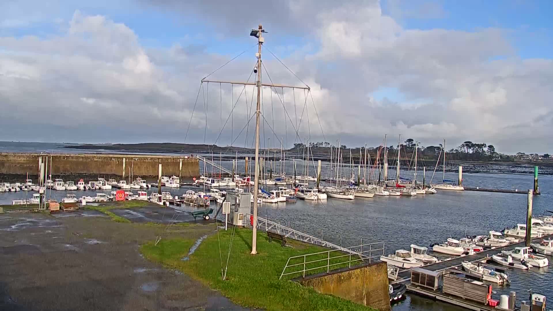 Landeda, Port de l'Aber Wrac'h Marine Live Cam - L'Aber Wrac'h, Landéda, Brest, Finistere, Bretagne, France