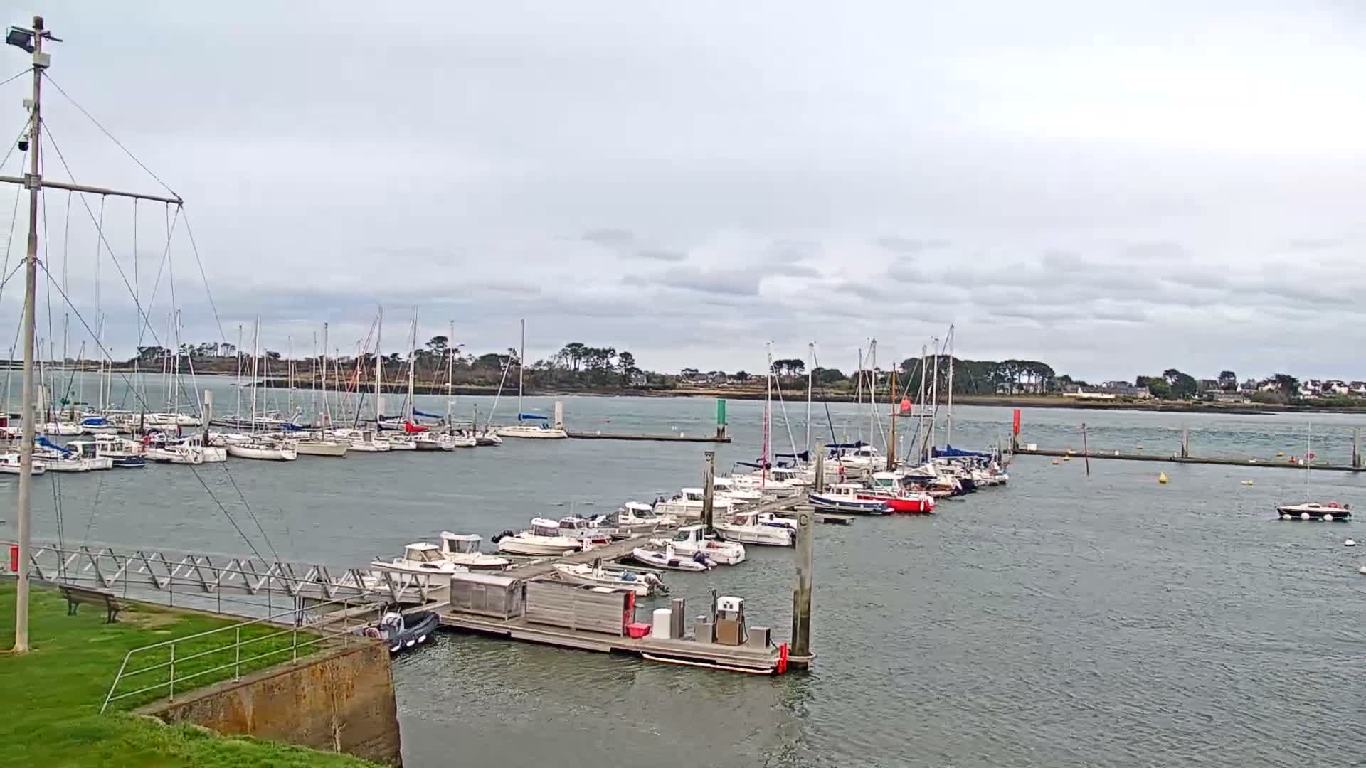 Landeda, Port de l'Aber Wrac'h Marine Live Cam - L'Aber Wrac'h, Landéda, Brest, Finistere, Bretagne, France