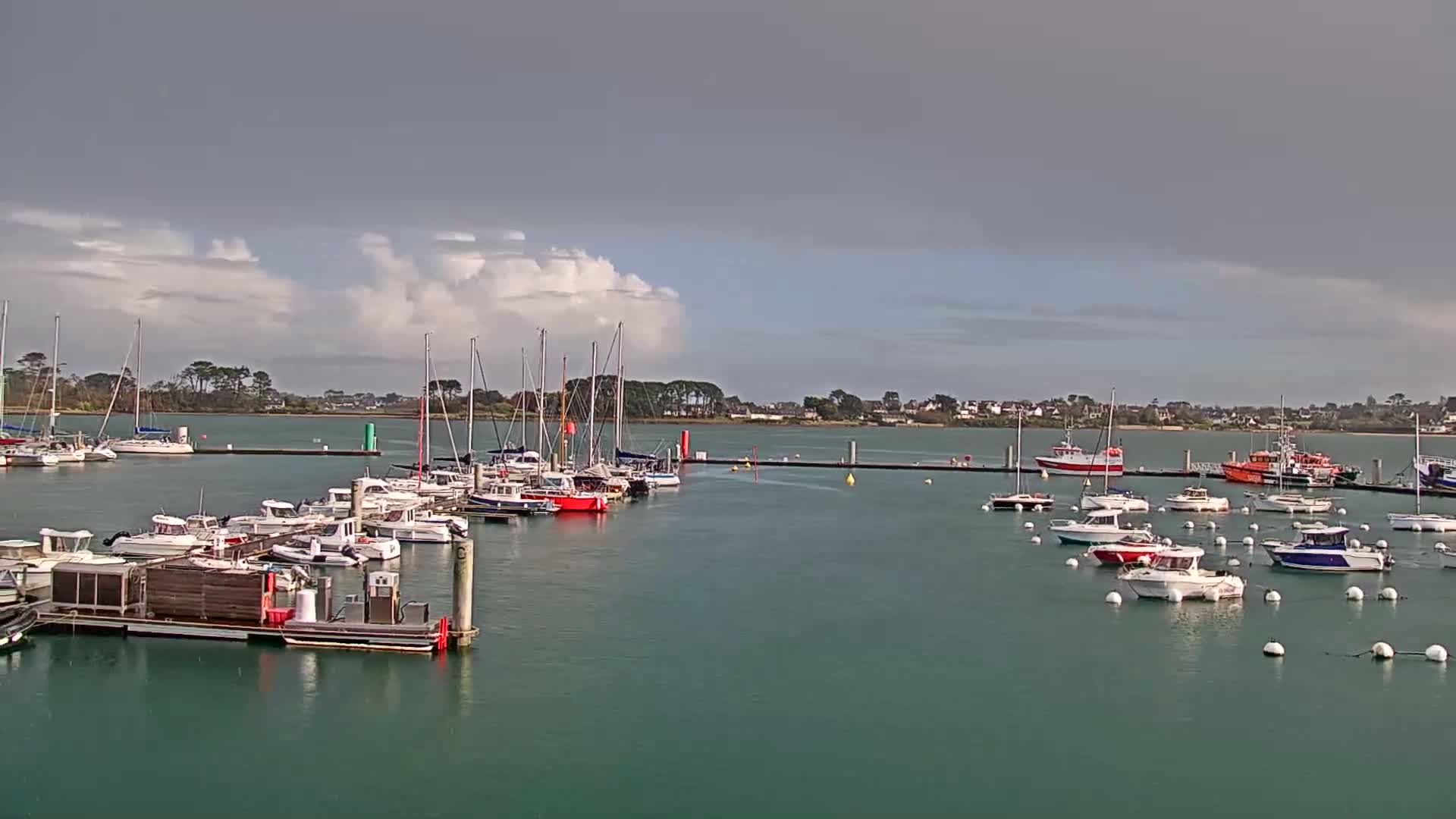 Landeda, Port de l'Aber Wrac'h Marine Live Cam - L'Aber Wrac'h, Landéda, Brest, Finistere, Bretagne, France
