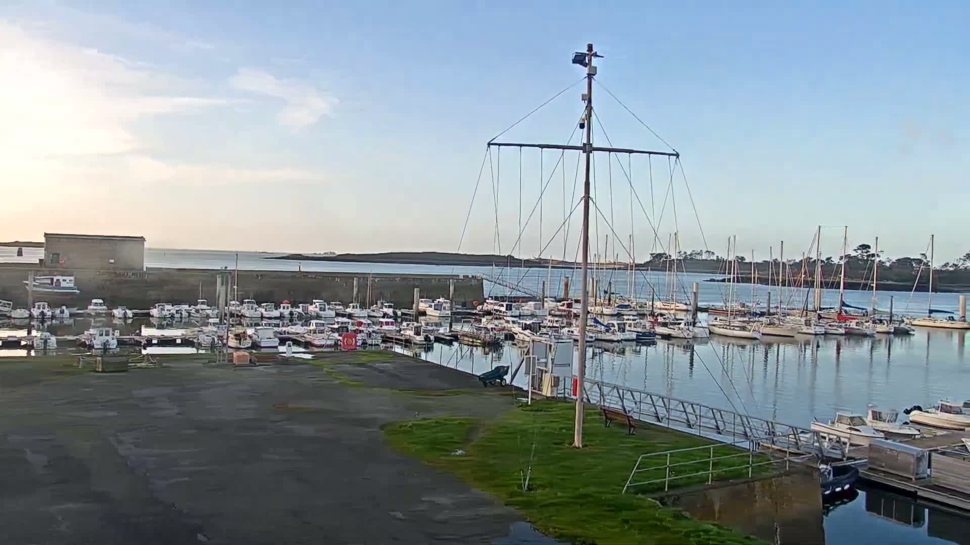 Landeda, Port de l'Aber Wrac'h Marine Live Cam - L'Aber Wrac'h, Landéda, Brest, Finistere, Bretagne, France