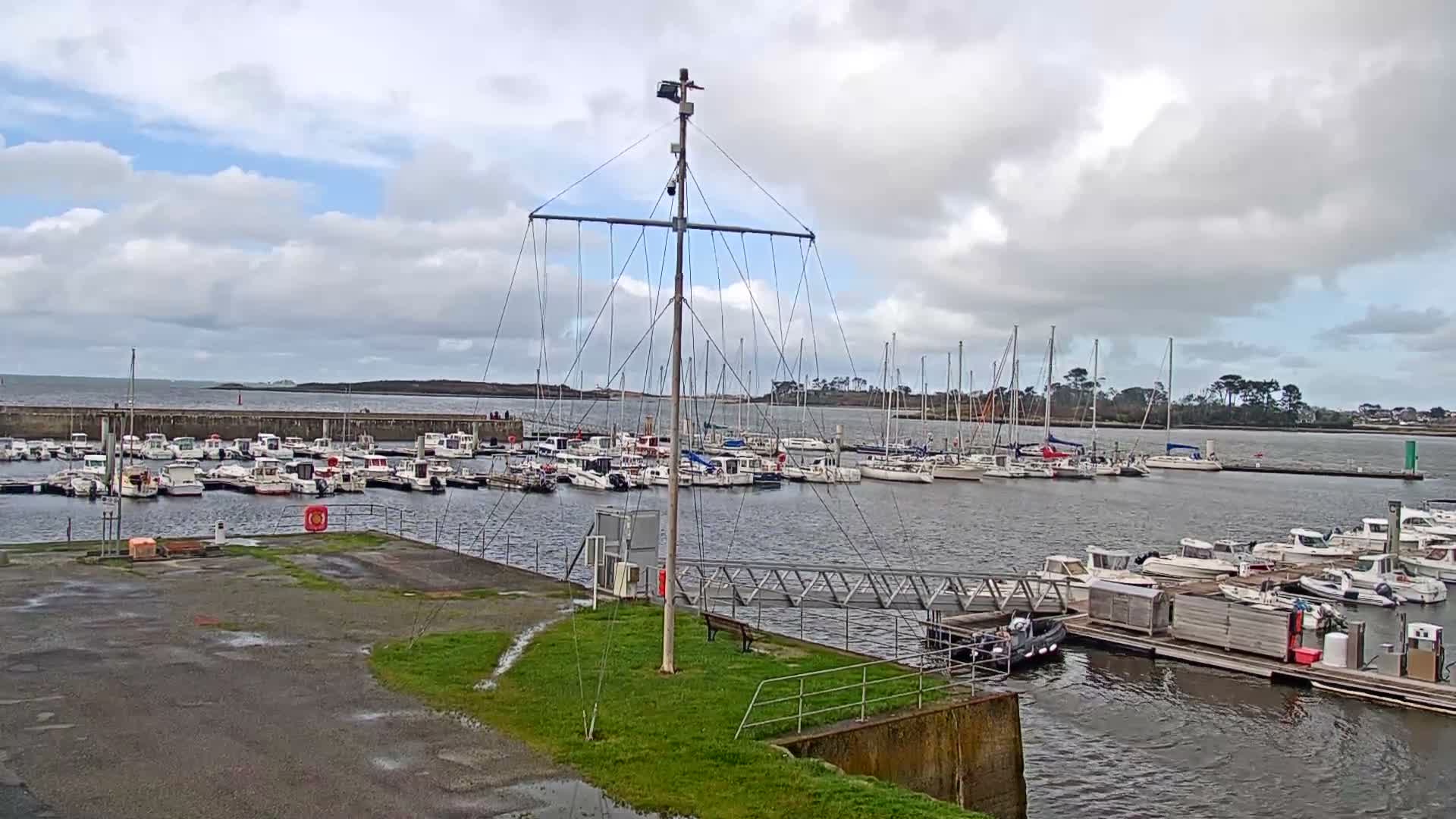 Landeda, Port de l'Aber Wrac'h Marine Live Cam - L'Aber Wrac'h, Landéda, Brest, Finistere, Bretagne, France