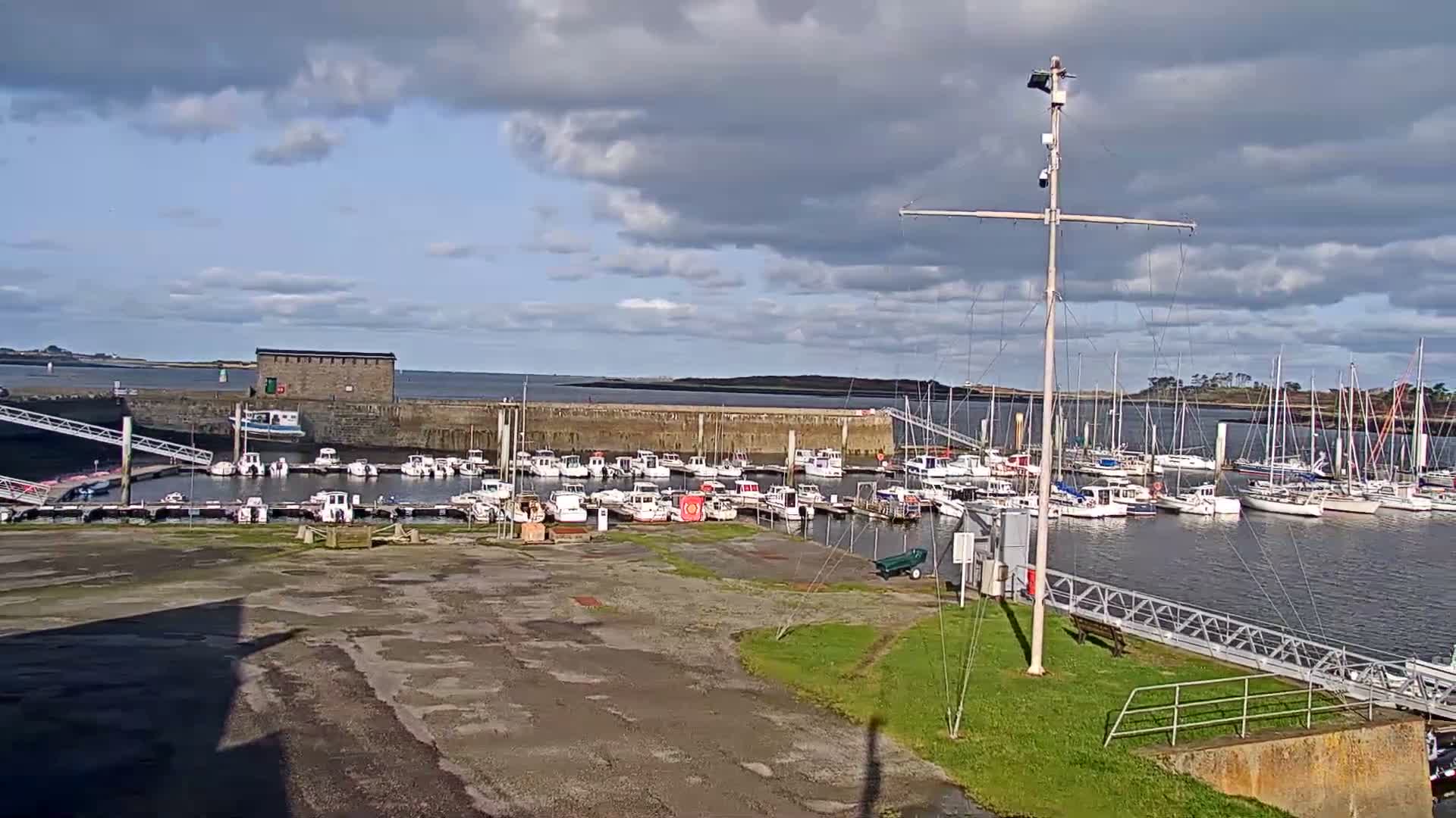 Landeda, Port de l'Aber Wrac'h Marine Live Cam - L'Aber Wrac'h, Landéda, Brest, Finistere, Bretagne, France