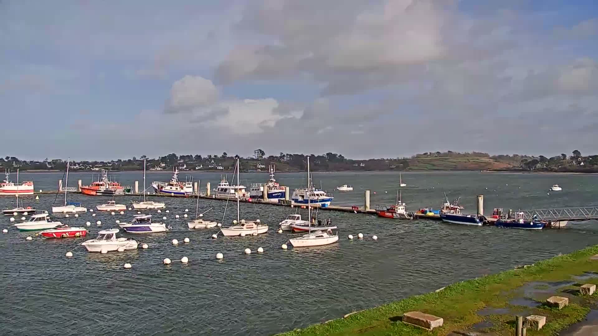 Landeda, Port de l'Aber Wrac'h Marine Live Cam - L'Aber Wrac'h, Landéda, Brest, Finistere, Bretagne, France