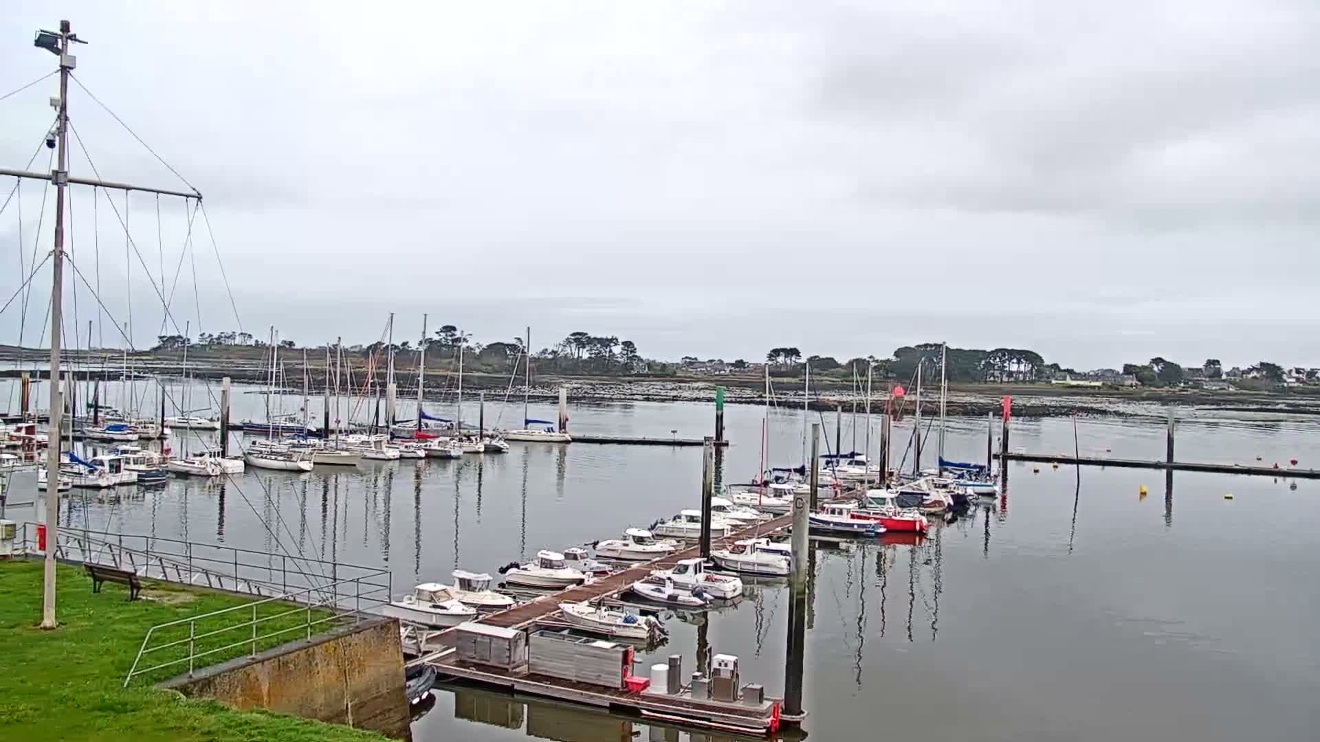 Landeda, Port de l'Aber Wrac'h Marine Live Cam - L'Aber Wrac'h, Landéda, Brest, Finistere, Bretagne, France