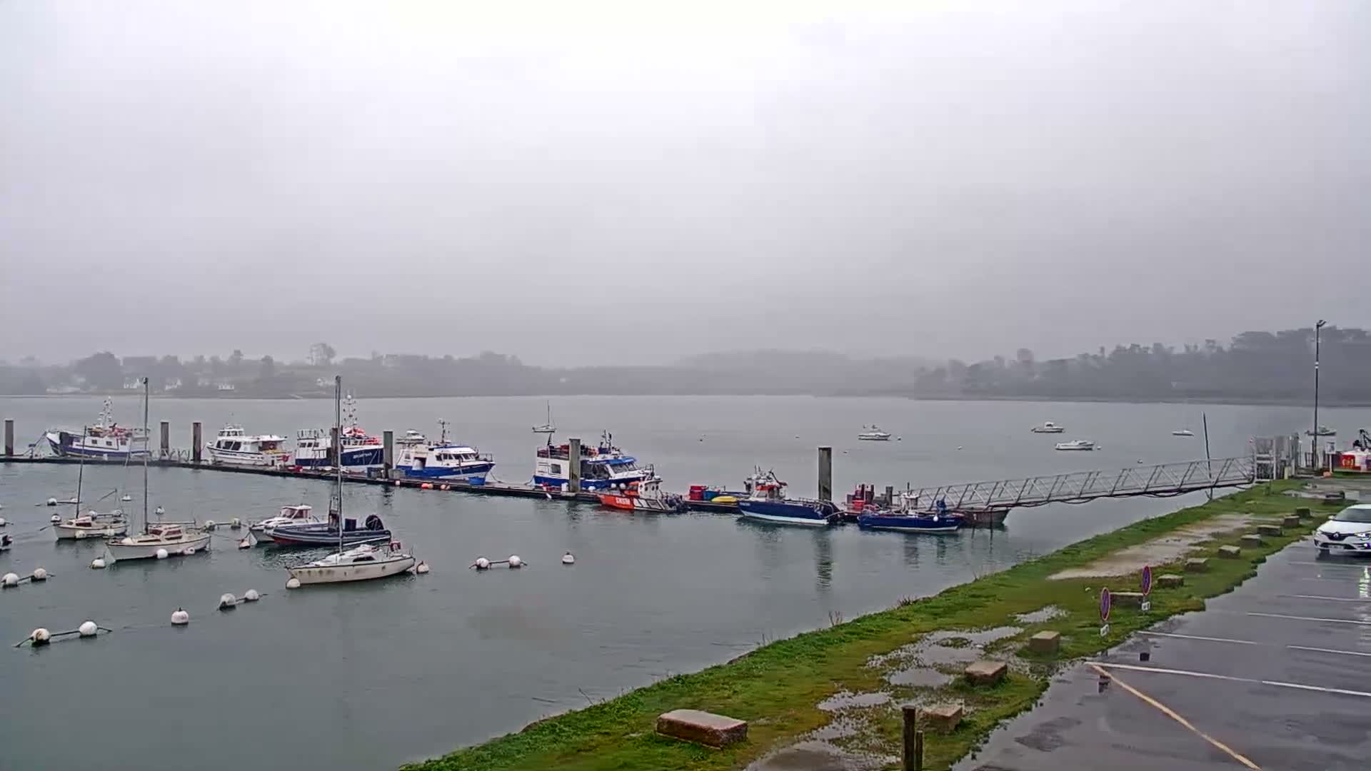Landeda, Port de l'Aber Wrac'h Marine Live Cam - L'Aber Wrac'h, Landéda, Brest, Finistere, Bretagne, France