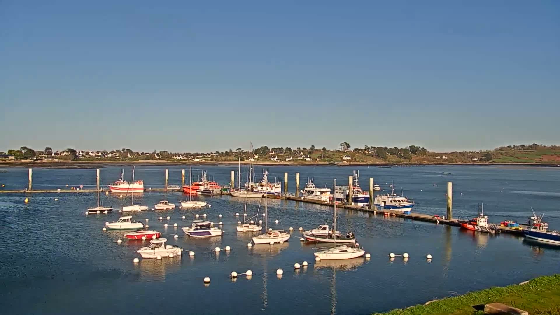 Landeda, Port de l'Aber Wrac'h Marine Live Cam - L'Aber Wrac'h, Landéda, Brest, Finistere, Bretagne, France