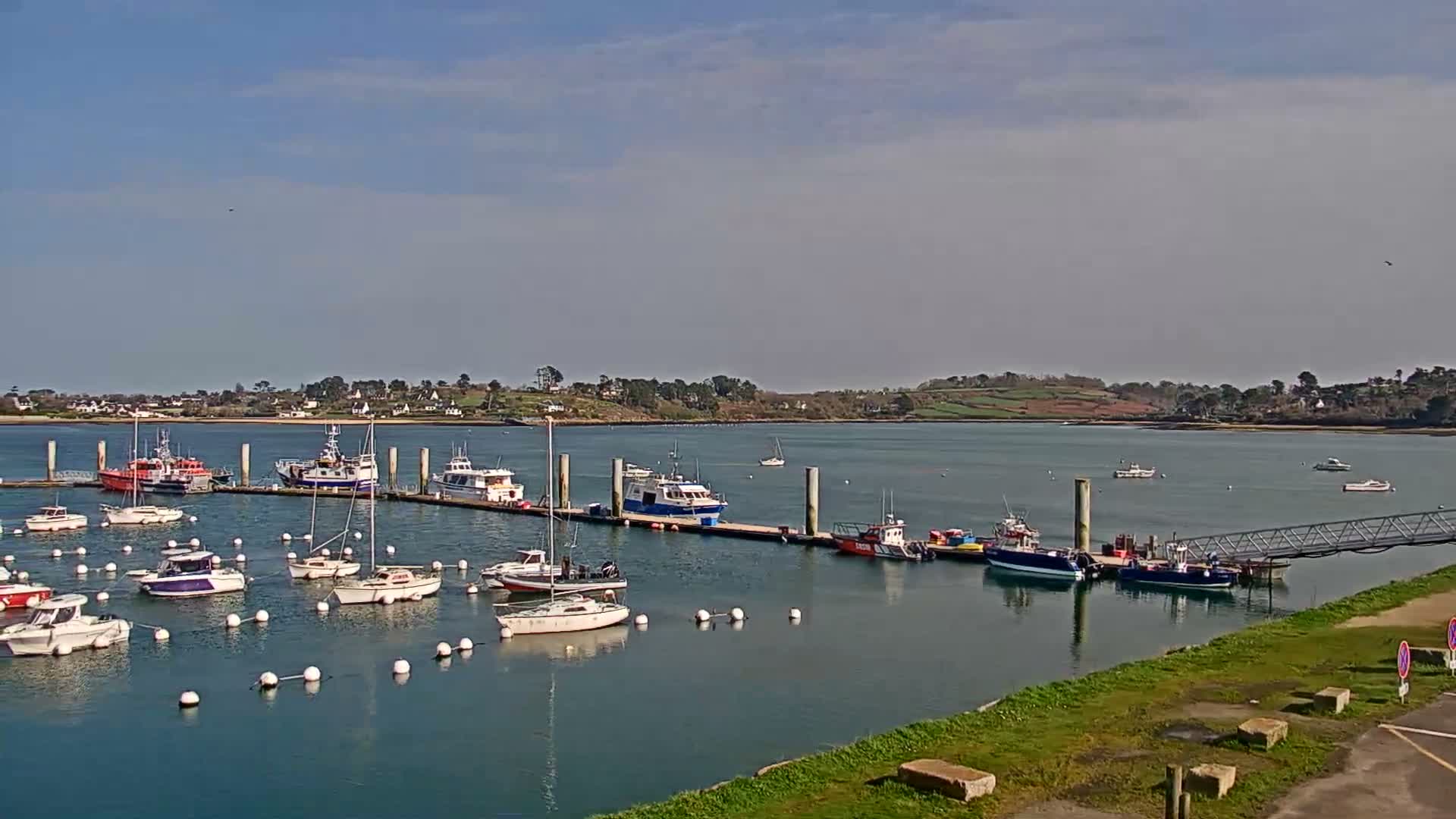 Landeda, Port de l'Aber Wrac'h Marine Live Cam - L'Aber Wrac'h, Landéda, Brest, Finistere, Bretagne, France