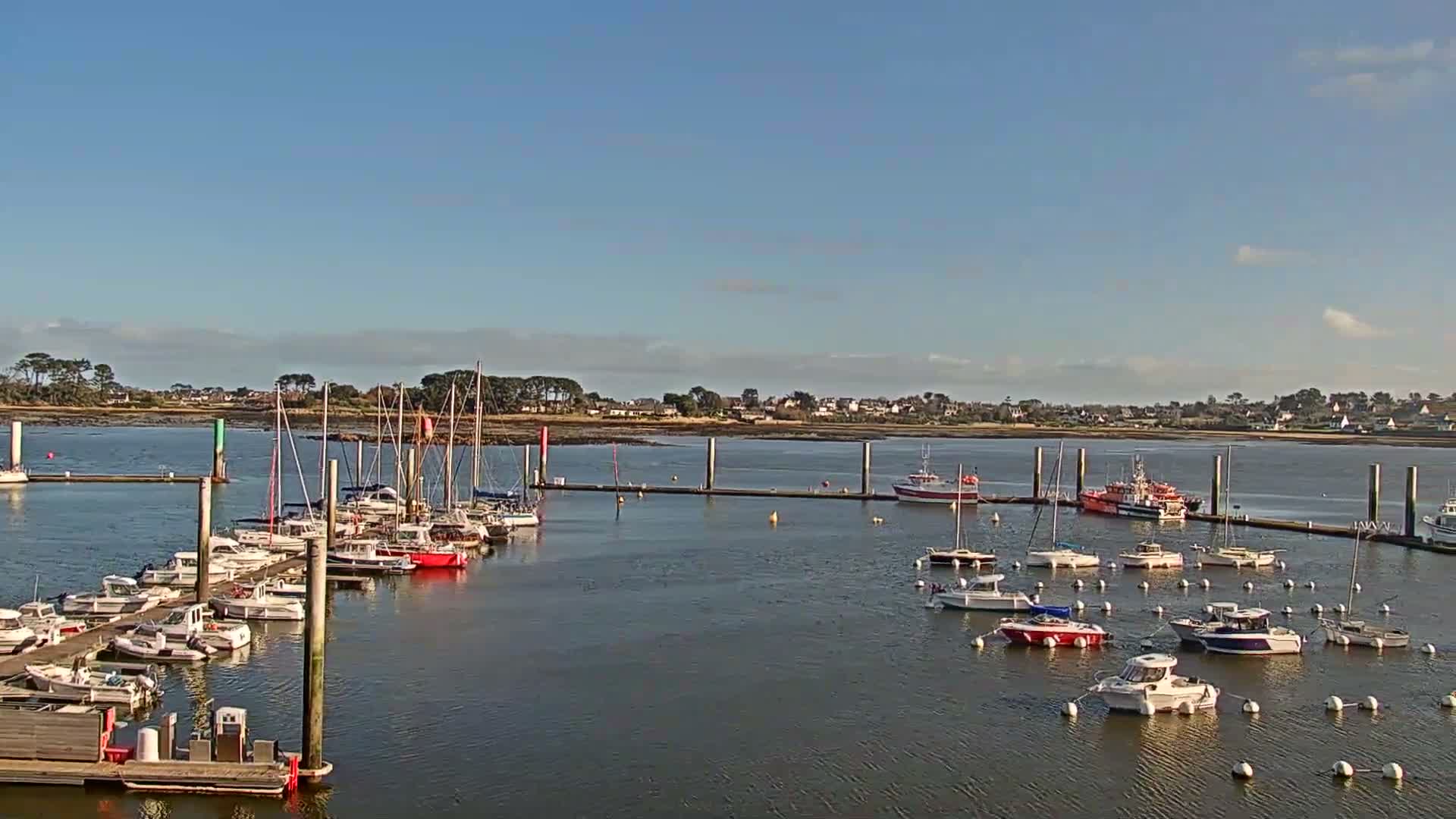 Landeda, Port de l'Aber Wrac'h Marine Live Cam - L'Aber Wrac'h, Landéda, Brest, Finistere, Bretagne, France