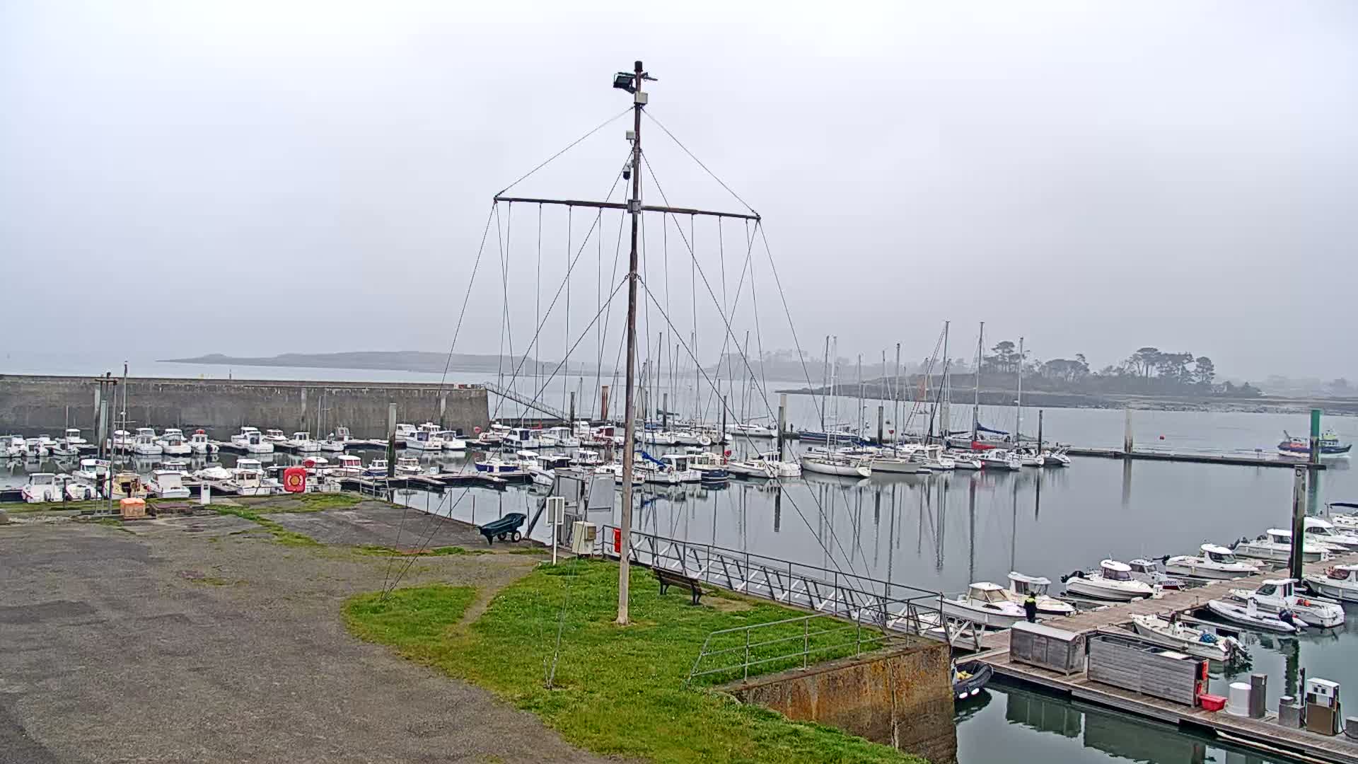 Landeda, Port de l'Aber Wrac'h Marine Live Cam - L'Aber Wrac'h, Landéda, Brest, Finistere, Bretagne, France