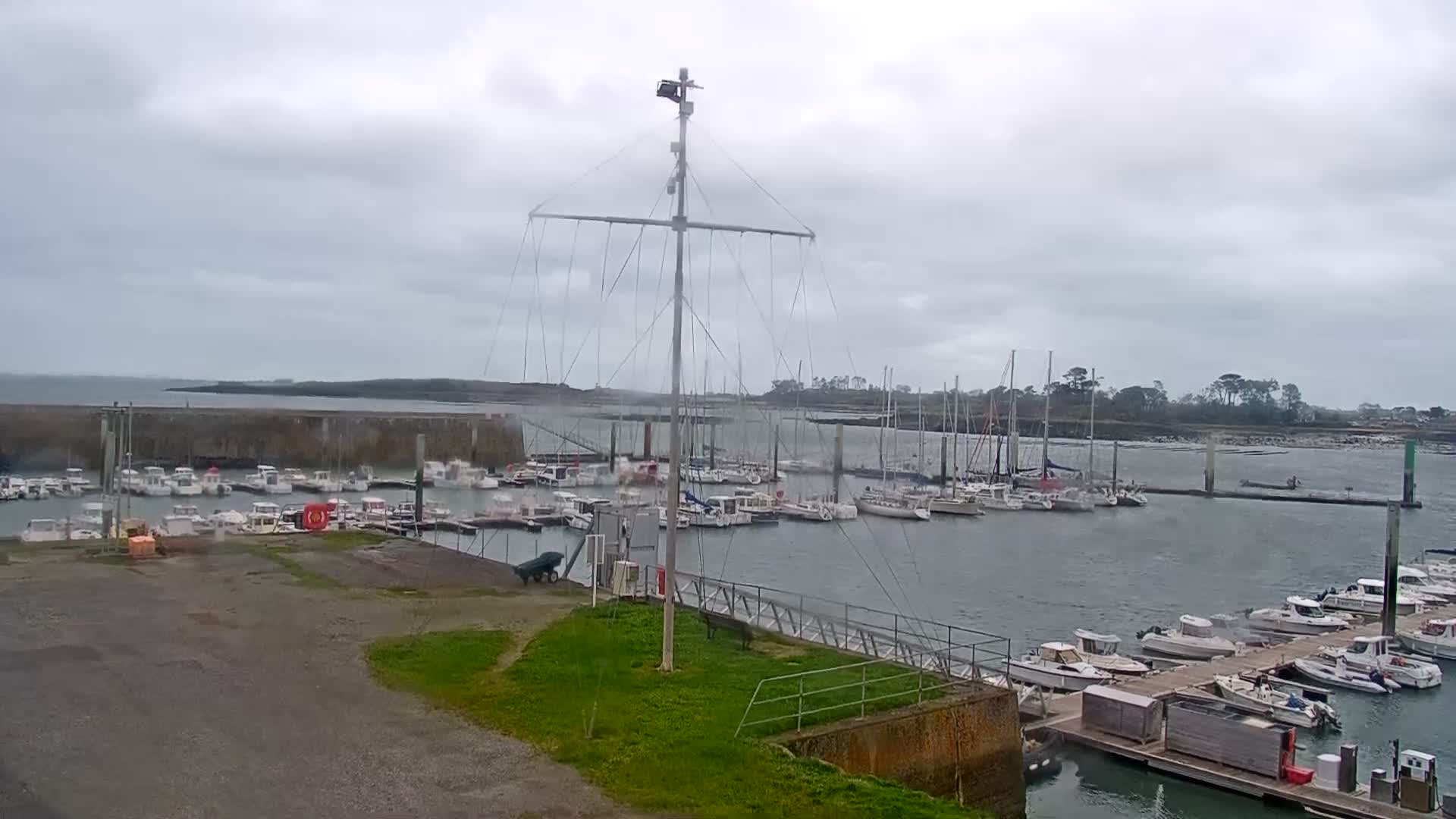 Landeda, Port de l'Aber Wrac'h Marine Live Cam - L'Aber Wrac'h, Landéda, Brest, Finistere, Bretagne, France