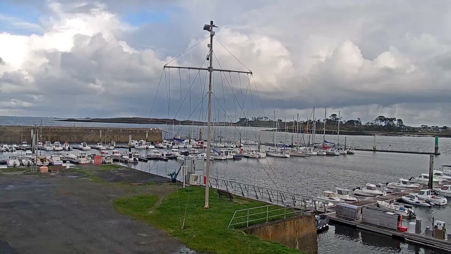 Landeda, Port de l'Aber Wrac'h Marine Live Cam - L'Aber Wrac'h, Landéda, Brest, Finistere, Bretagne, France