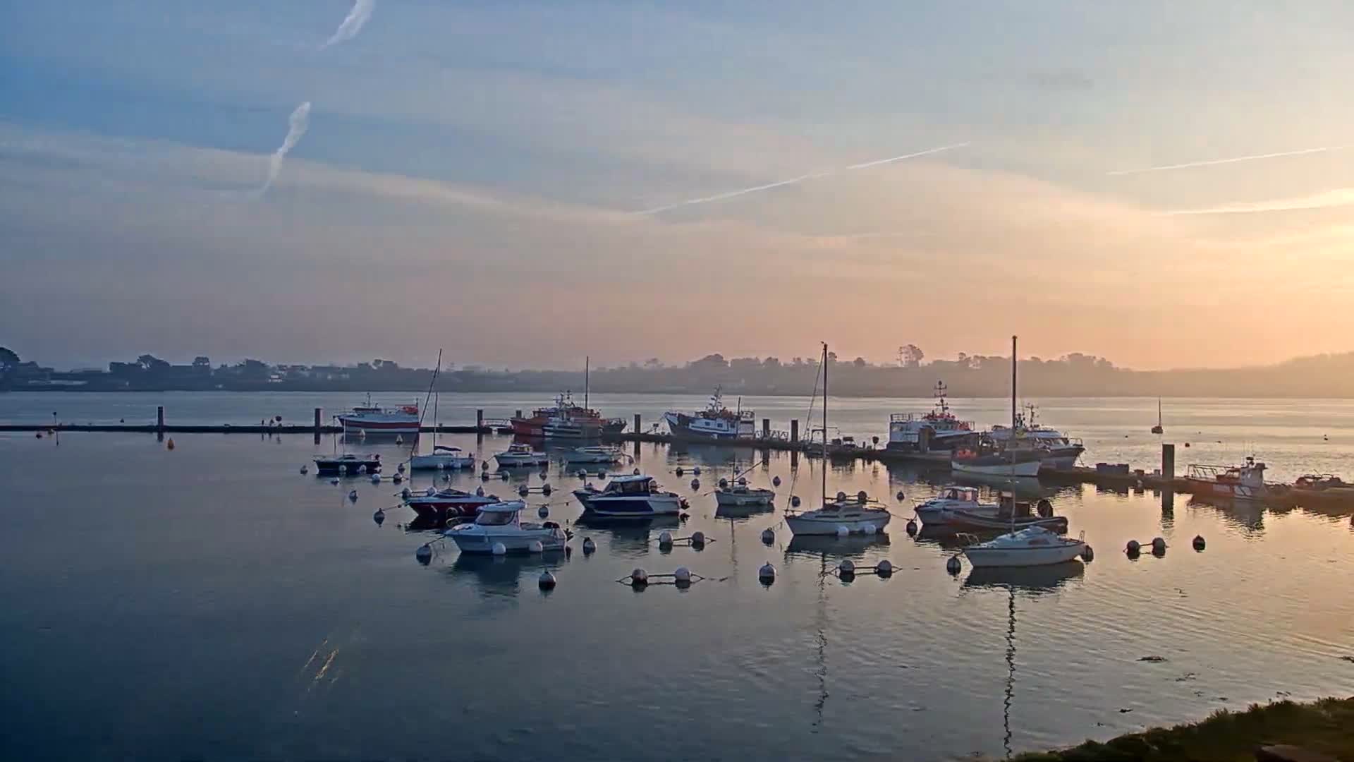 Landeda, Port de l'Aber Wrac'h Marine Live Cam - L'Aber Wrac'h, Landéda, Brest, Finistere, Bretagne, France