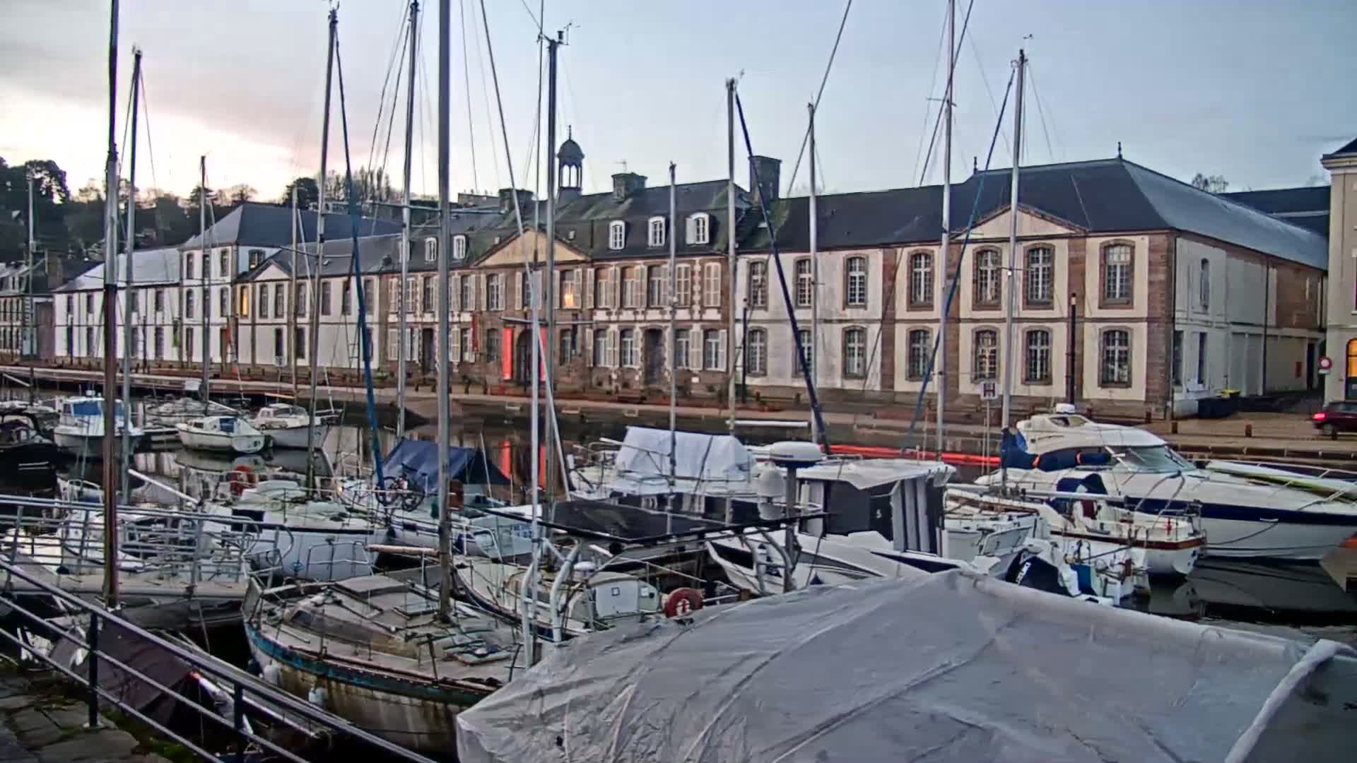 Morlaix City & Port de Morlaix Marine Live Cam - Coat Serho, Morlaix, Finistère, Bretagne, France