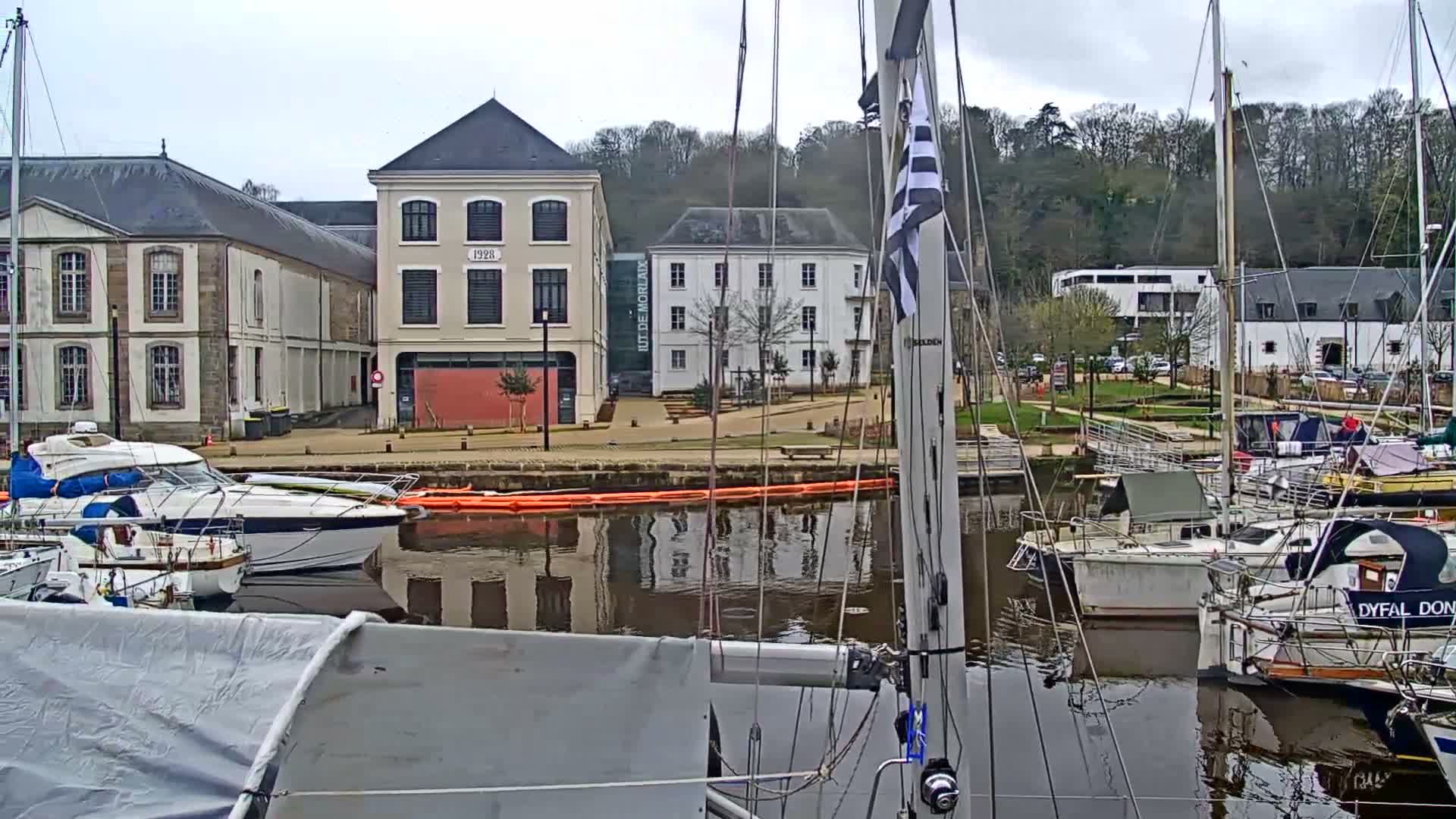Morlaix City & Port de Morlaix Marine Live Cam - Coat Serho, Morlaix, Finistère, Bretagne, France