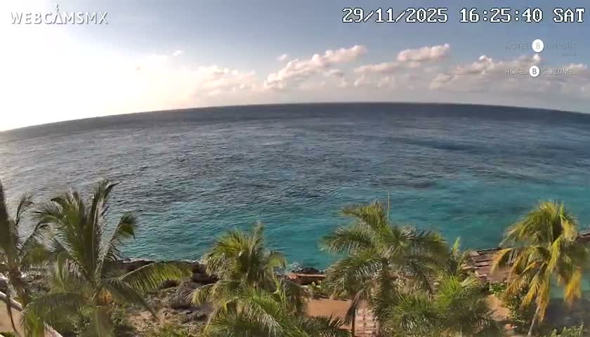 Cozumel Hotel B and Hotel Unique Coast Live Cam - Zona Hotelera Sur, San Mugiel de Cozumel, Municipio de Cozumel, Quintana Roo, Mexico