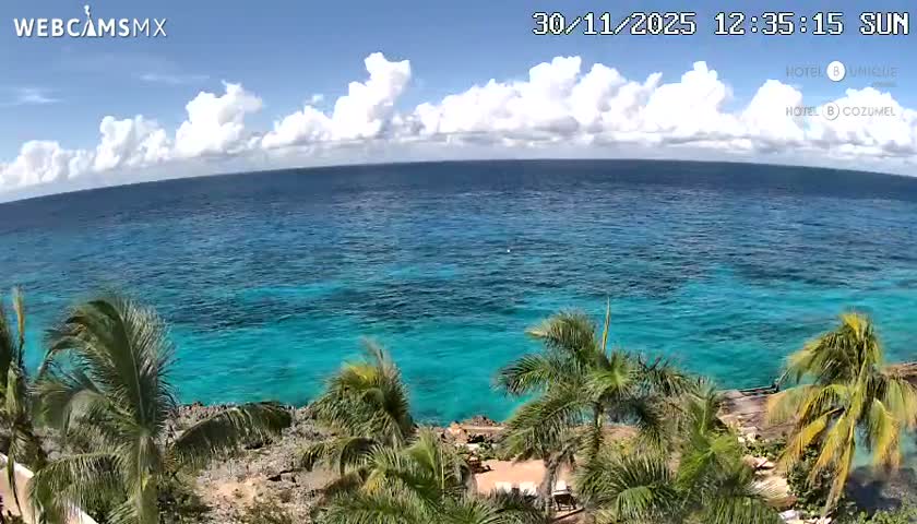 Cozumel Hotel B and Hotel Unique Coast Live Cam - Zona Hotelera Sur, San Mugiel de Cozumel, Municipio de Cozumel, Quintana Roo, Mexico