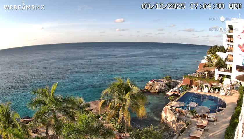 Cozumel Hotel B and Hotel Unique Coast Live Cam - Zona Hotelera Sur, San Mugiel de Cozumel, Municipio de Cozumel, Quintana Roo, Mexico