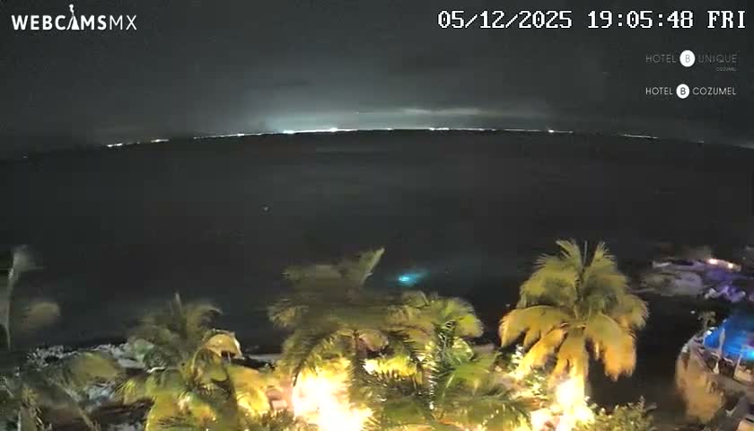 Cozumel Hotel B and Hotel Unique Coast Live Cam - Zona Hotelera Sur, San Mugiel de Cozumel, Municipio de Cozumel, Quintana Roo, Mexico