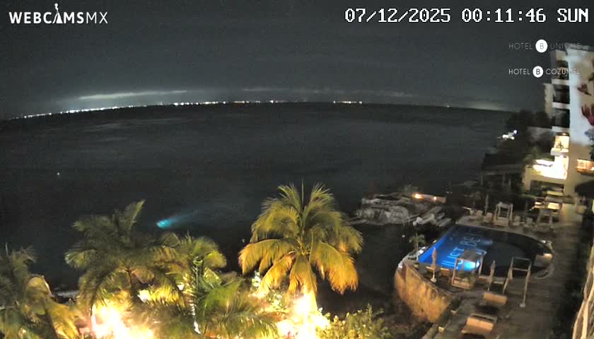 Cozumel Hotel B and Hotel Unique Coast Live Cam - Zona Hotelera Sur, San Mugiel de Cozumel, Municipio de Cozumel, Quintana Roo, Mexico