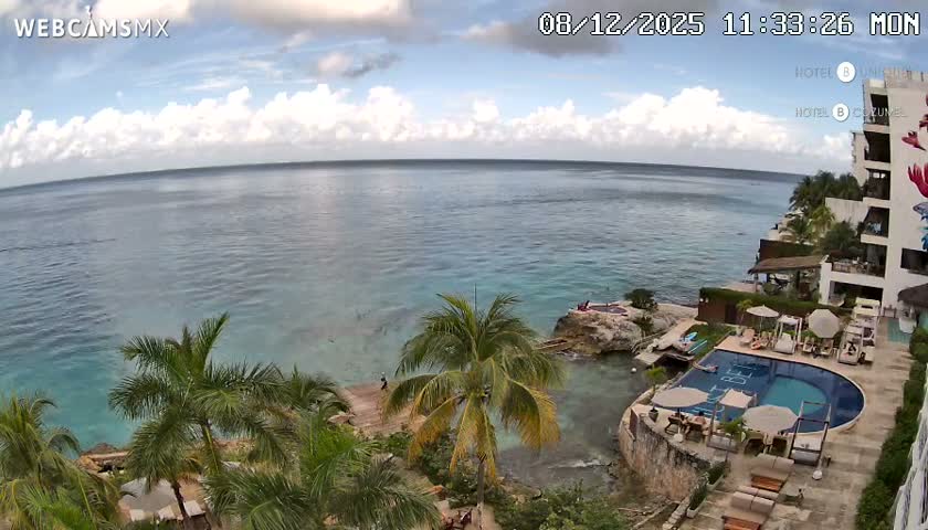 Cozumel Hotel B and Hotel Unique Coast Live Cam - Zona Hotelera Sur, San Mugiel de Cozumel, Municipio de Cozumel, Quintana Roo, Mexico