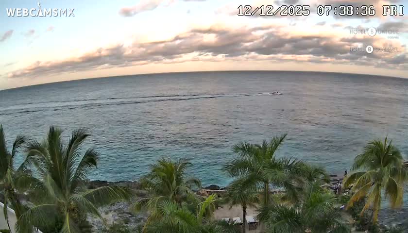 Cozumel Hotel B and Hotel Unique Coast Live Cam - Zona Hotelera Sur, San Mugiel de Cozumel, Municipio de Cozumel, Quintana Roo, Mexico