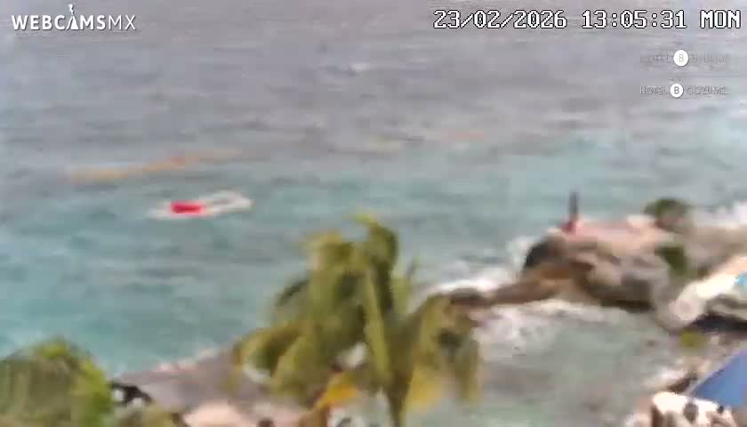 Cozumel Hotel B and Hotel Unique Coast Live Cam - Zona Hotelera Sur, San Mugiel de Cozumel, Municipio de Cozumel, Quintana Roo, Mexico