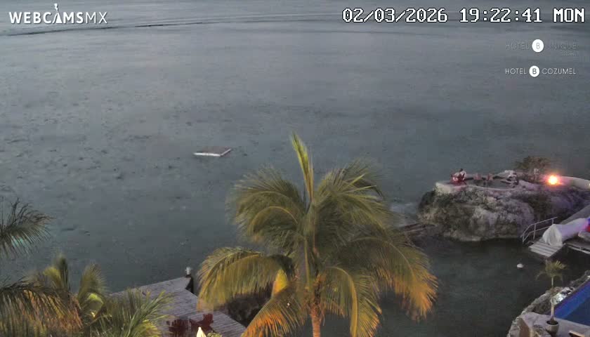 Cozumel Hotel B and Hotel Unique Coast Live Cam - Zona Hotelera Sur, San Mugiel de Cozumel, Municipio de Cozumel, Quintana Roo, Mexico